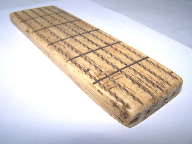 A Nice 19th century sailor-made Whalebone Cribbage Board